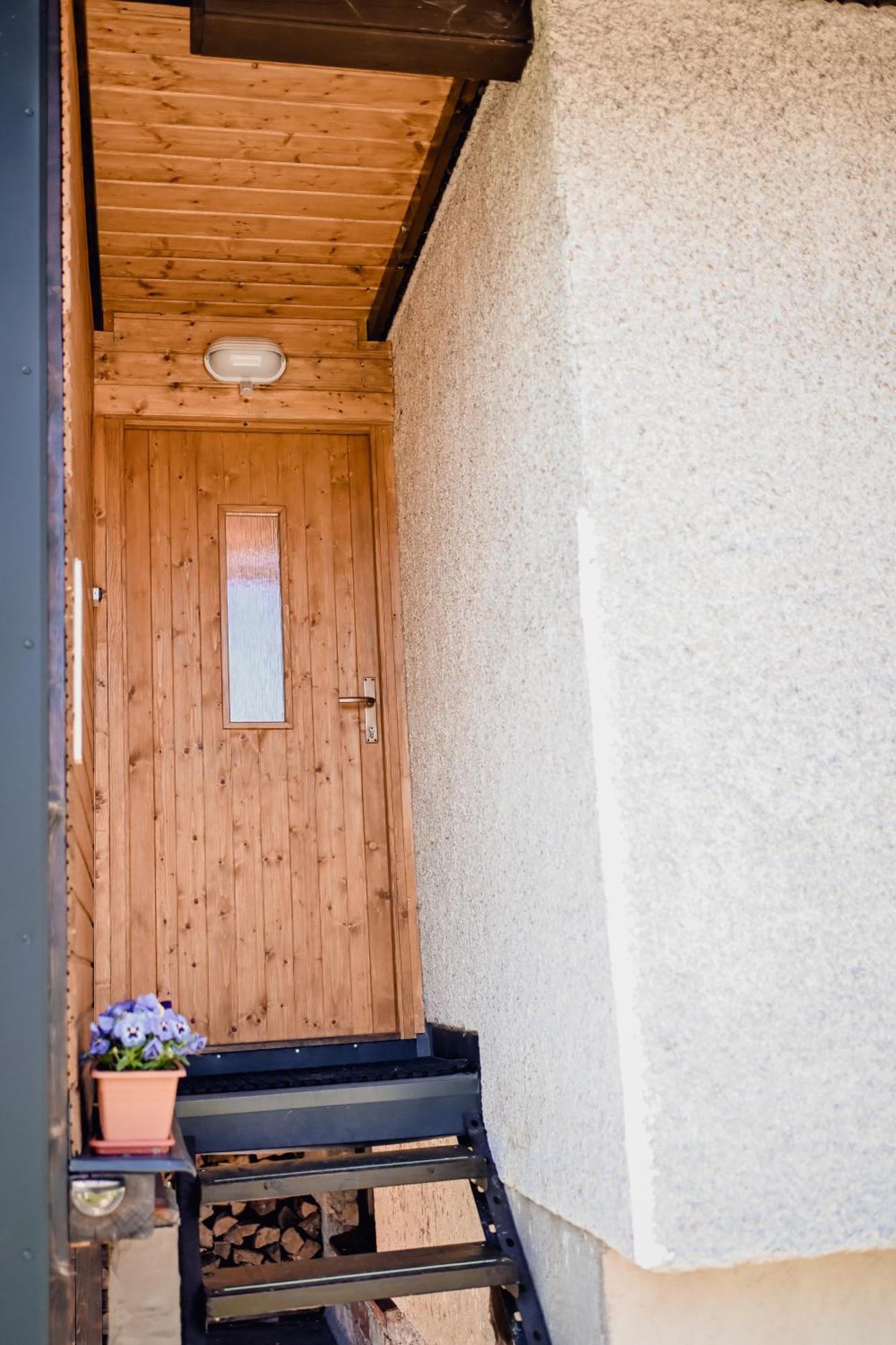 Apartman Pod Zalym Benecko Luaran gambar
